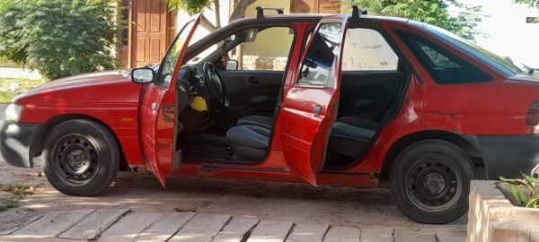 Ford Escort 1998 - Image 4