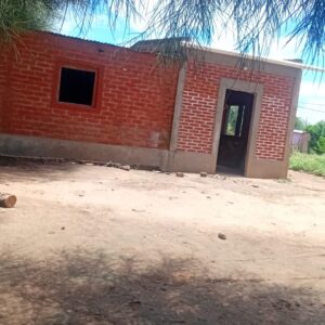 Casa en barrio canal de Dios